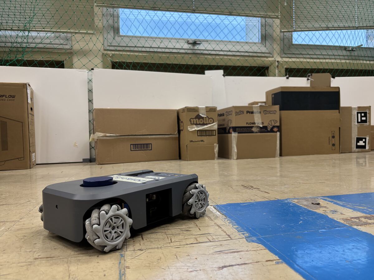 Elephant Robotics myAGV PI 2023 in the laboratory