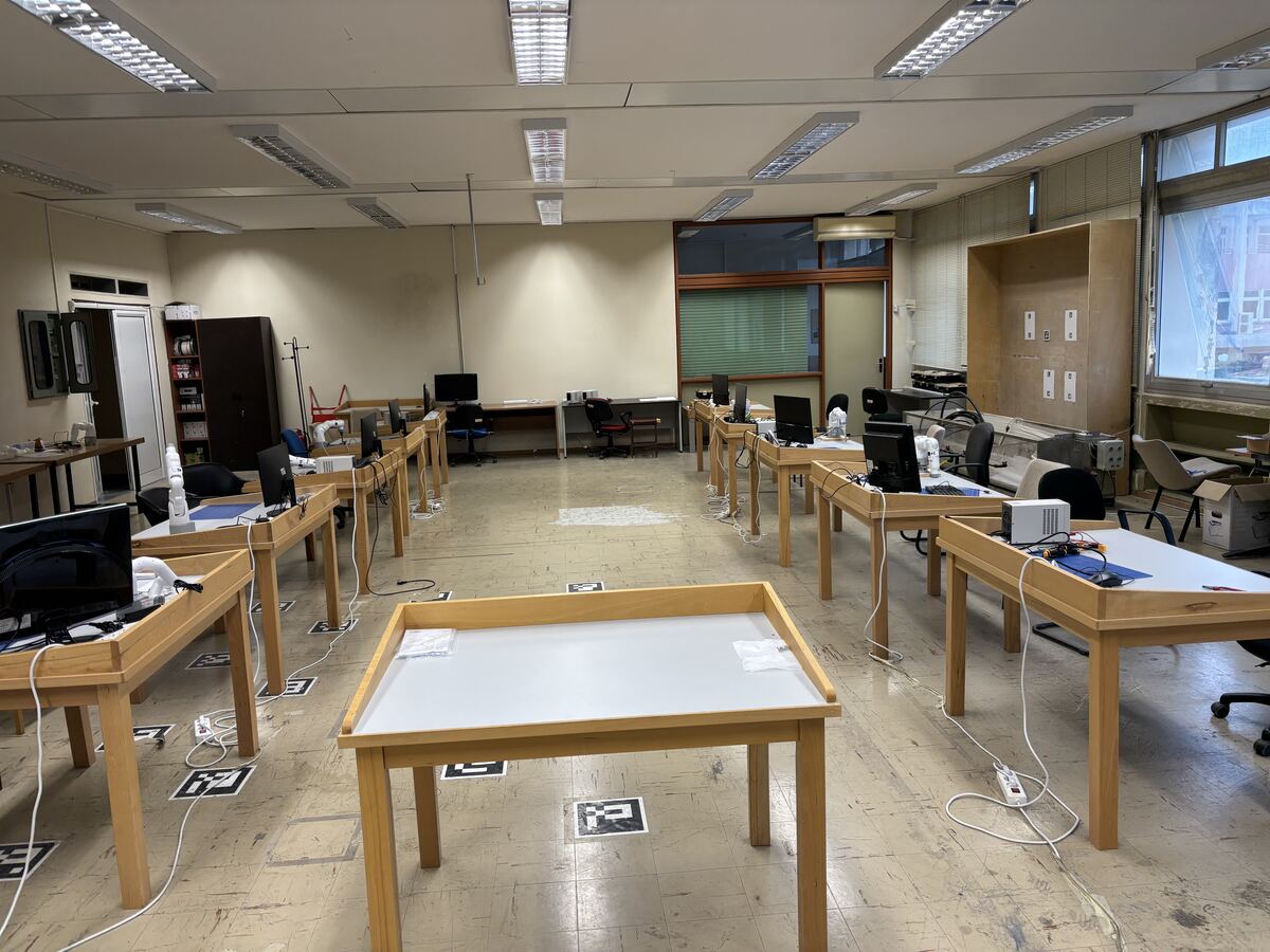 Robotics laboratory workspace